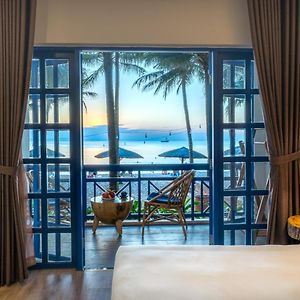 Deluxe Zimmer mit Kingsize-Bett und mit Strandblick